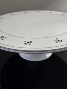 Materamica Made In PortugalBee Cake Stand